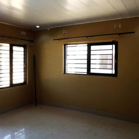 2-bedroom-flat-for-rent-in-chalala-big-5