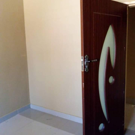 2-bedroom-flat-for-rent-in-chalala-big-3