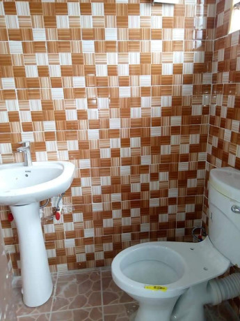 2-bedroom-flat-for-rent-in-chalala-big-5
