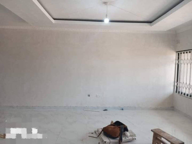 2-bedroom-flat-for-rent-in-chalala-big-5