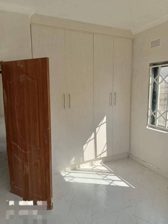 2-bedroom-flat-for-rent-in-chalala-big-3