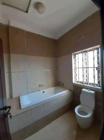 3-bedroom-flat-for-rent-in-makeni-big-5