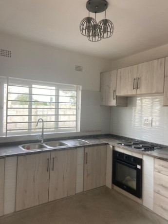 3-bedroom-flat-for-rent-in-lilayi-big-5