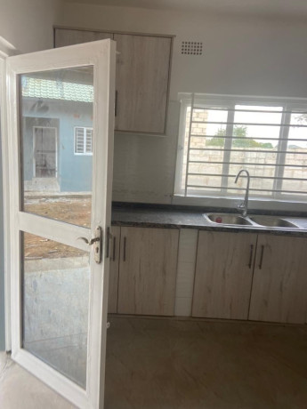 3-bedroom-flat-for-rent-in-lilayi-big-1