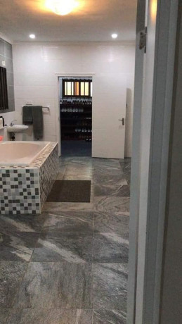 5-bedroom-house-for-sale-in-makeni-big-5