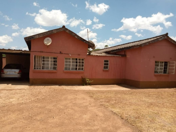 3-bedroom-house-for-sale-in-woodlands-big-4