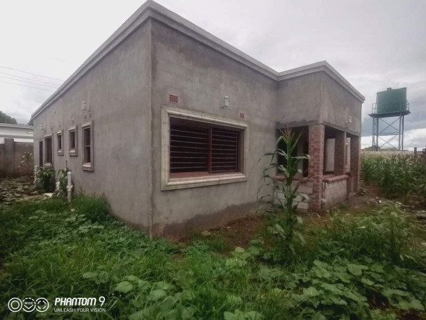 4-bedroomed-flat-for-sale-in-ibex-meanwood-big-1