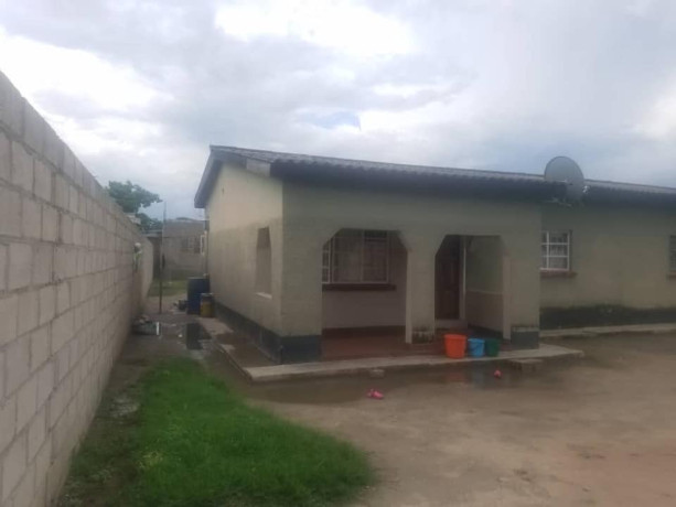 prime-property-for-sale-in-makeni-east-big-9
