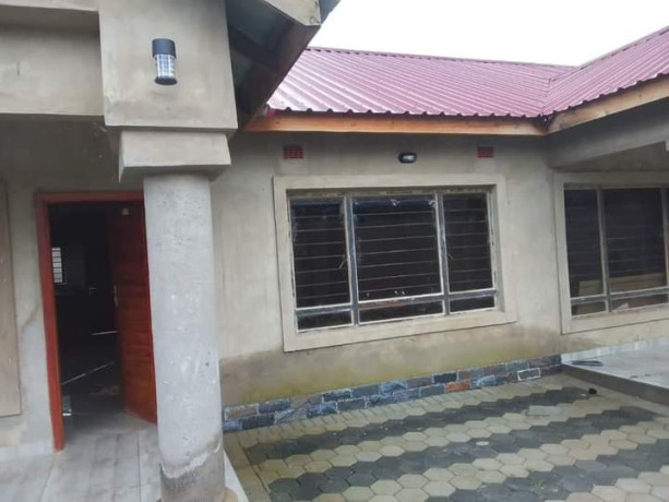 2-bedroom-flat-for-rent-in-chalala-big-8