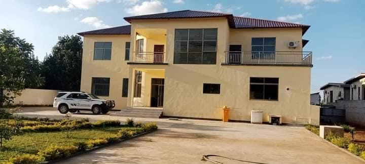 7-bedroom-house-for-rent-in-sunningdale-big-0