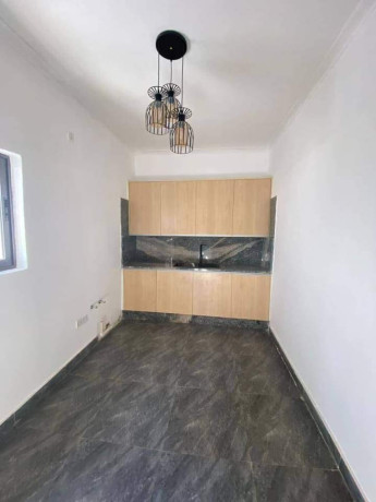 6-bedroom-flat-for-rent-in-kabulonga-big-7
