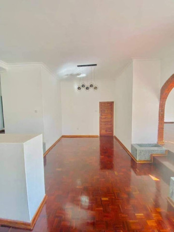 6-bedroom-flat-for-rent-in-kabulonga-big-5