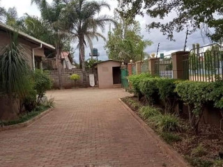 5-bedroom-house-for-sale-in-woodlands-extension