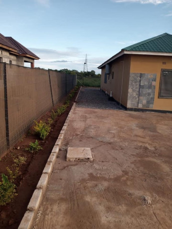 4-bedroom-house-for-sale-in-new-kasama-big-3