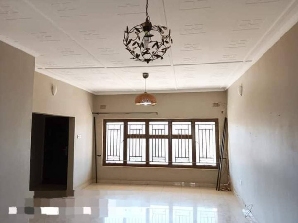 2-bedroom-flat-for-rent-in-chalala-big-4