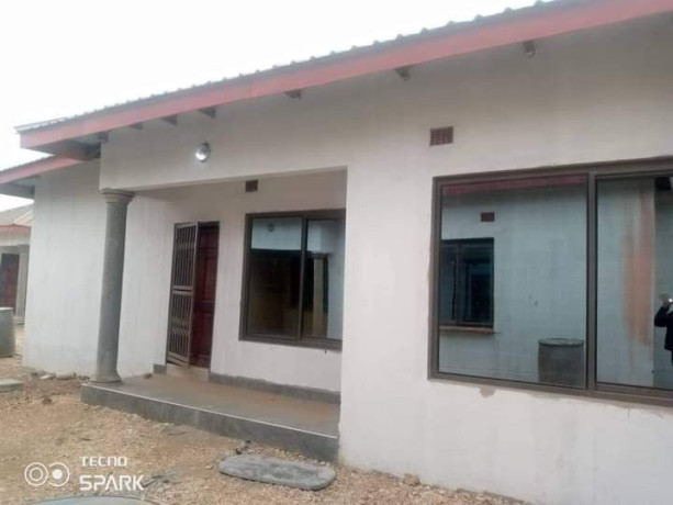 3-bedroom-flat-for-rent-in-chalala-big-3