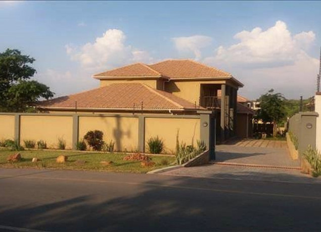 investment-opportunity-modern-property-with-multiple-units-big-0