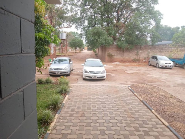 3-bedroom-flat-for-rent-in-kabulonga-big-5