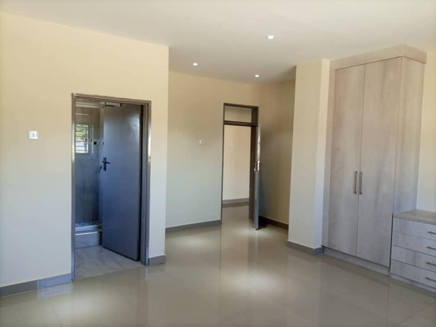 3-bedroom-house-for-sale-in-silverest-big-9