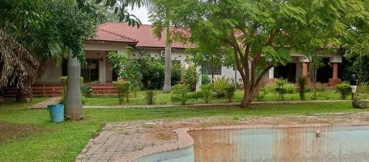 32-bedroom-flats-for-sale-in-longacres-big-7