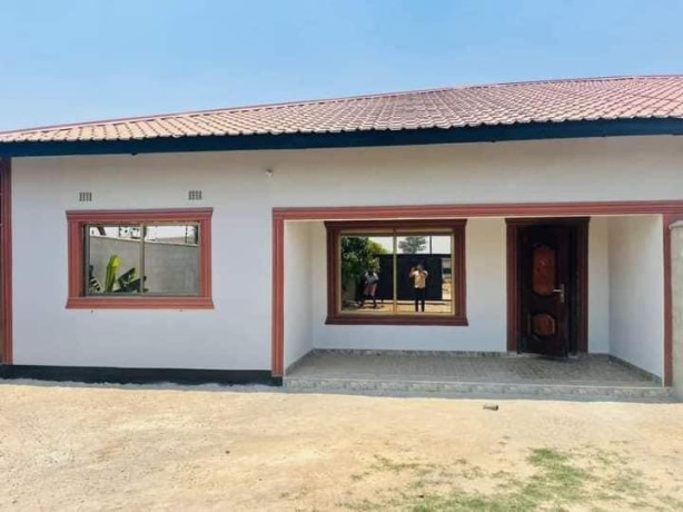 3-bedroom-flat-for-rent-in-meanwood-big-4