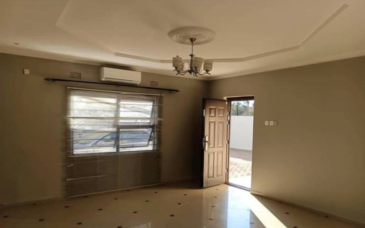 2-bedroom-flat-for-rent-in-chalala-big-5