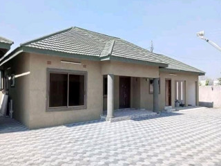 4-bedroom-flat-for-rent-in-ibex-meanwood