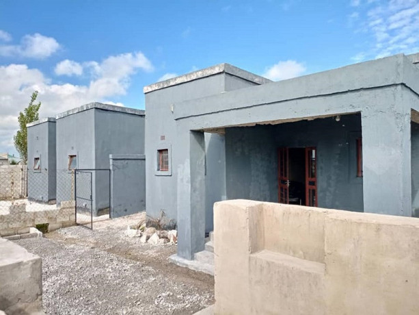 2-1-bedroom-flats-for-sale-in-garden-house-big-1