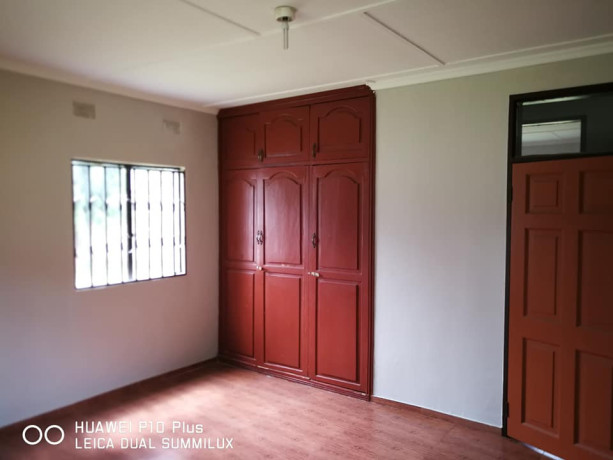 4-bedroom-standalone-house-for-rent-roma-big-7