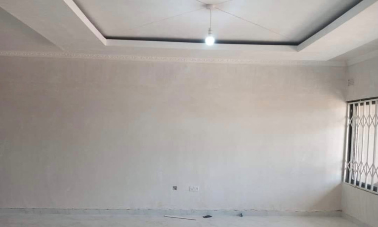 2-bedroom-flat-for-rent-in-chalala-big-4