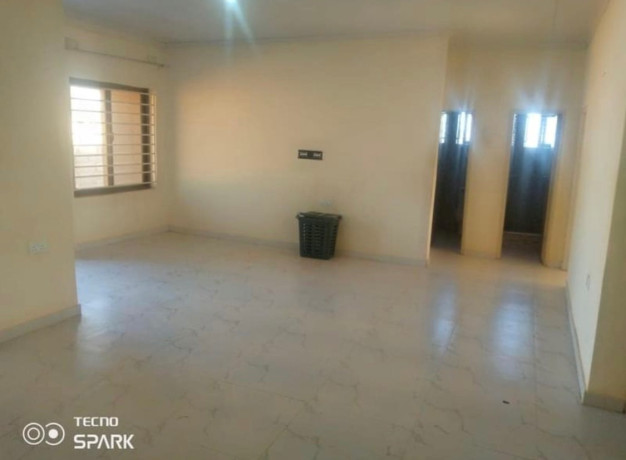2-bedroom-flat-for-rent-in-chalala-big-5