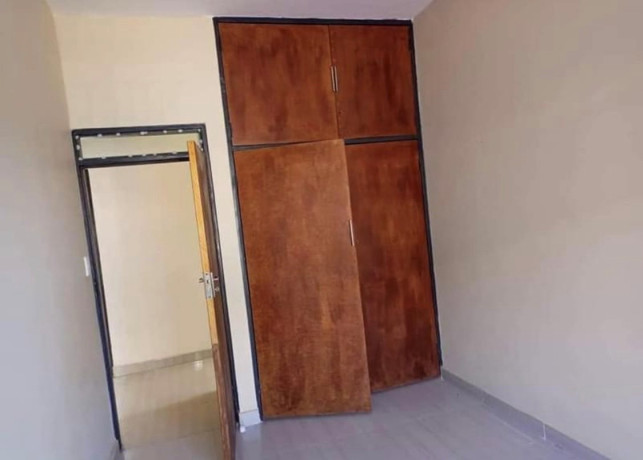 4-bedroom-flat-for-rent-in-meanwood-big-2