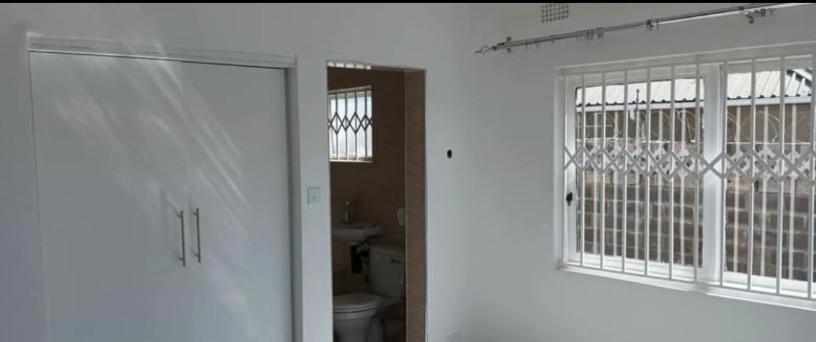 3-bedroom-flat-for-rent-in-meanwood-big-3