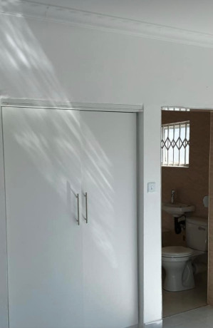 3-bedroom-flat-for-rent-in-meanwood-big-9