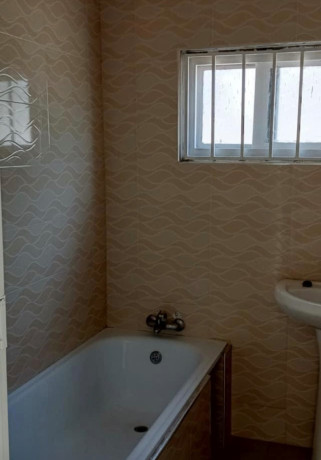 3-bedroom-flat-for-rent-in-meanwood-big-6