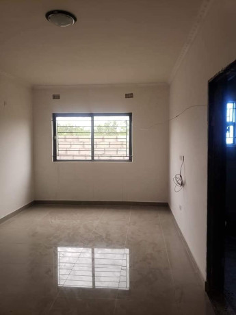 4-x-2-bedroom-flats-for-sale-in-ibex-meanwood-big-4