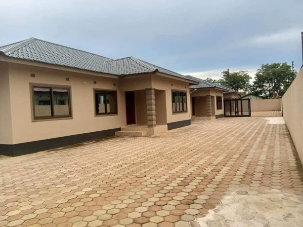 3-bedroom-flats-for-sale-in-ibex-meanwood-big-2