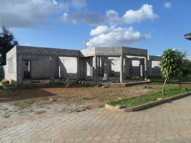 housing-estate-for-sale-in-makeni-big-1