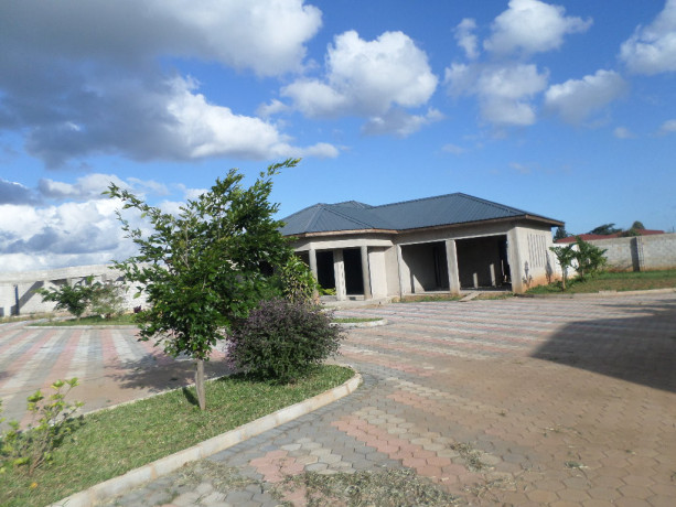 housing-estate-for-sale-in-makeni-big-2