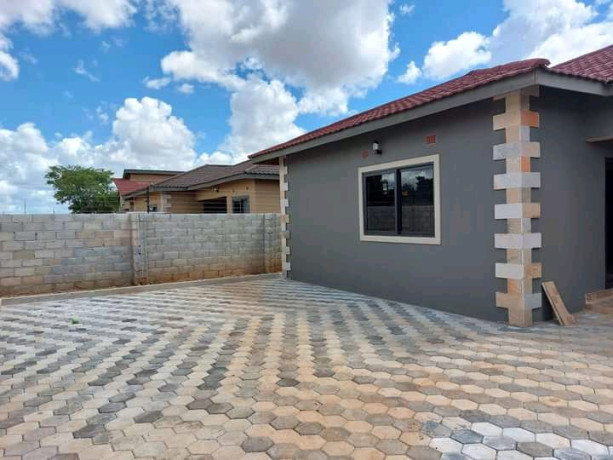 4-bedroom-house-for-sale-in-new-kasama-big-1