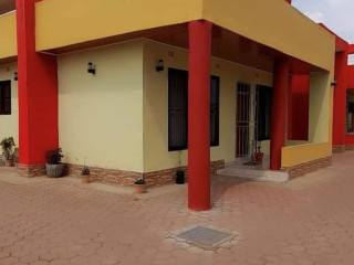 2-bedroom-flat-for-rent-in-meanwood-chamba-valley