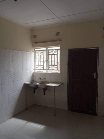 spacious-2-bedroom-flat-in-woodlands-chalala-big-7