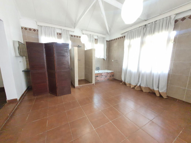 3-bedroom-house-for-sale-in-roma-big-9
