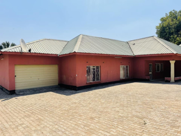 4-bedroom-house-for-sale-in-roma-big-1