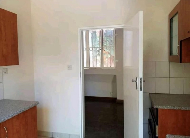 2-bedroom-flat-for-rent-in-kabulonga-big-3