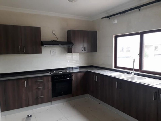 beautifully-newly-built-3-bedrooms-flat-in-woodlands-chalala-big-2