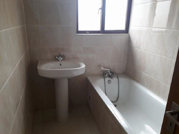 beautifully-newly-built-3-bedrooms-flat-in-woodlands-chalala-big-3