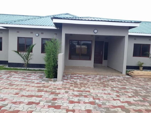 beautifully-newly-built-3-bedrooms-flat-in-woodlands-chalala-big-0