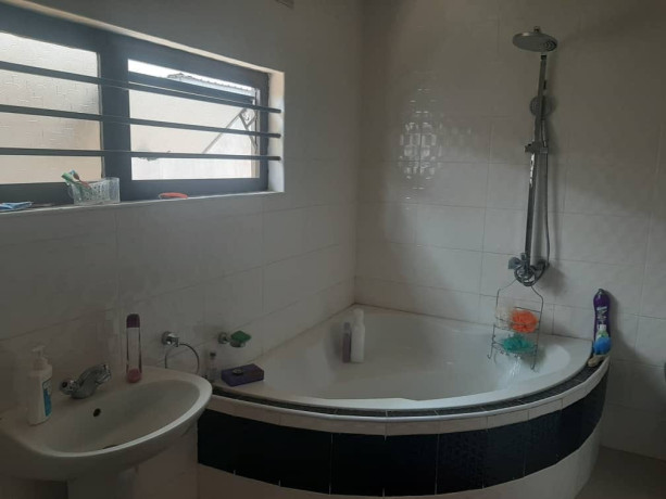 complex-of-4-flats-for-sale-in-avondale-big-7