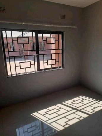 2-bedroom-flat-for-rent-in-lilayi-big-4